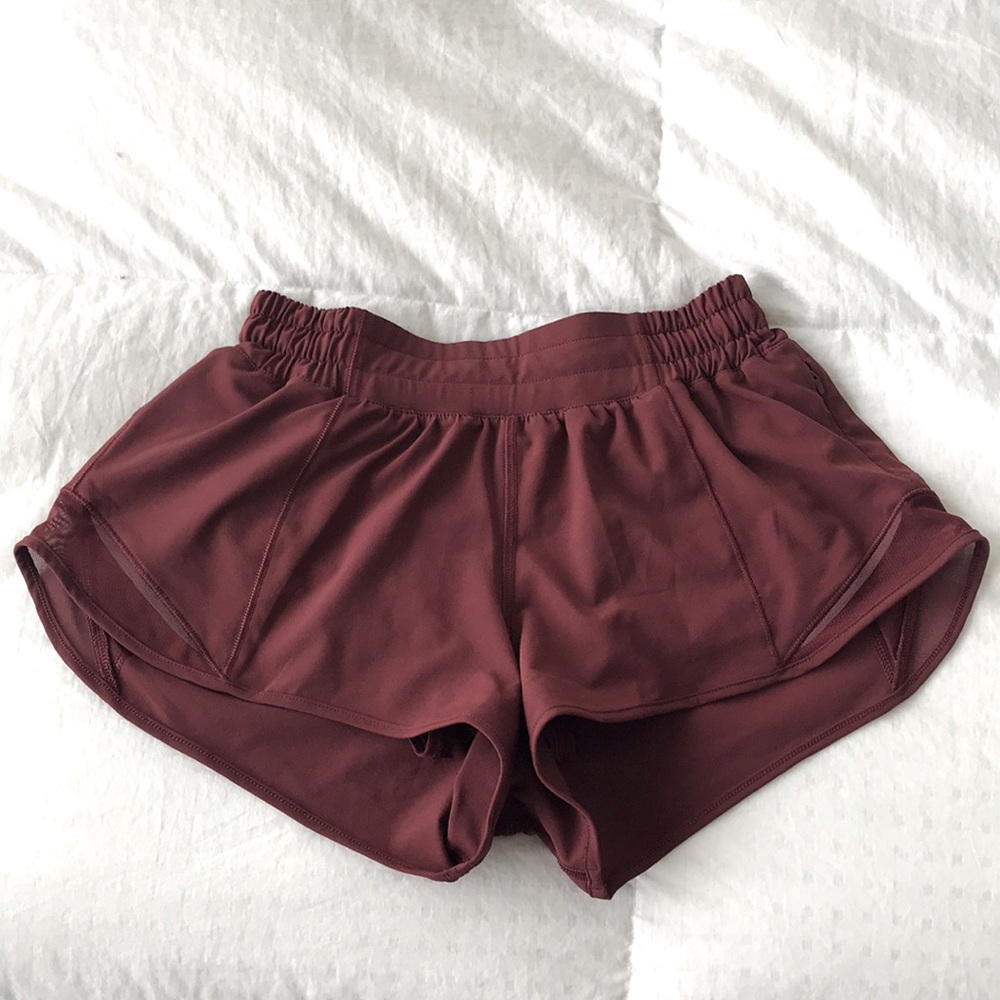 lululemon hotty hot shorts 2.5 size 4